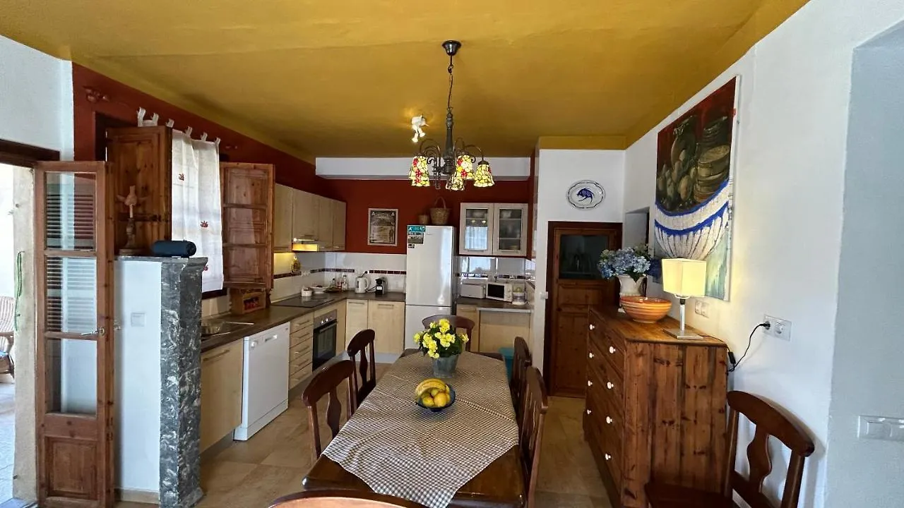 Casa Padrina Burballa Maria De La Salut Holiday home
